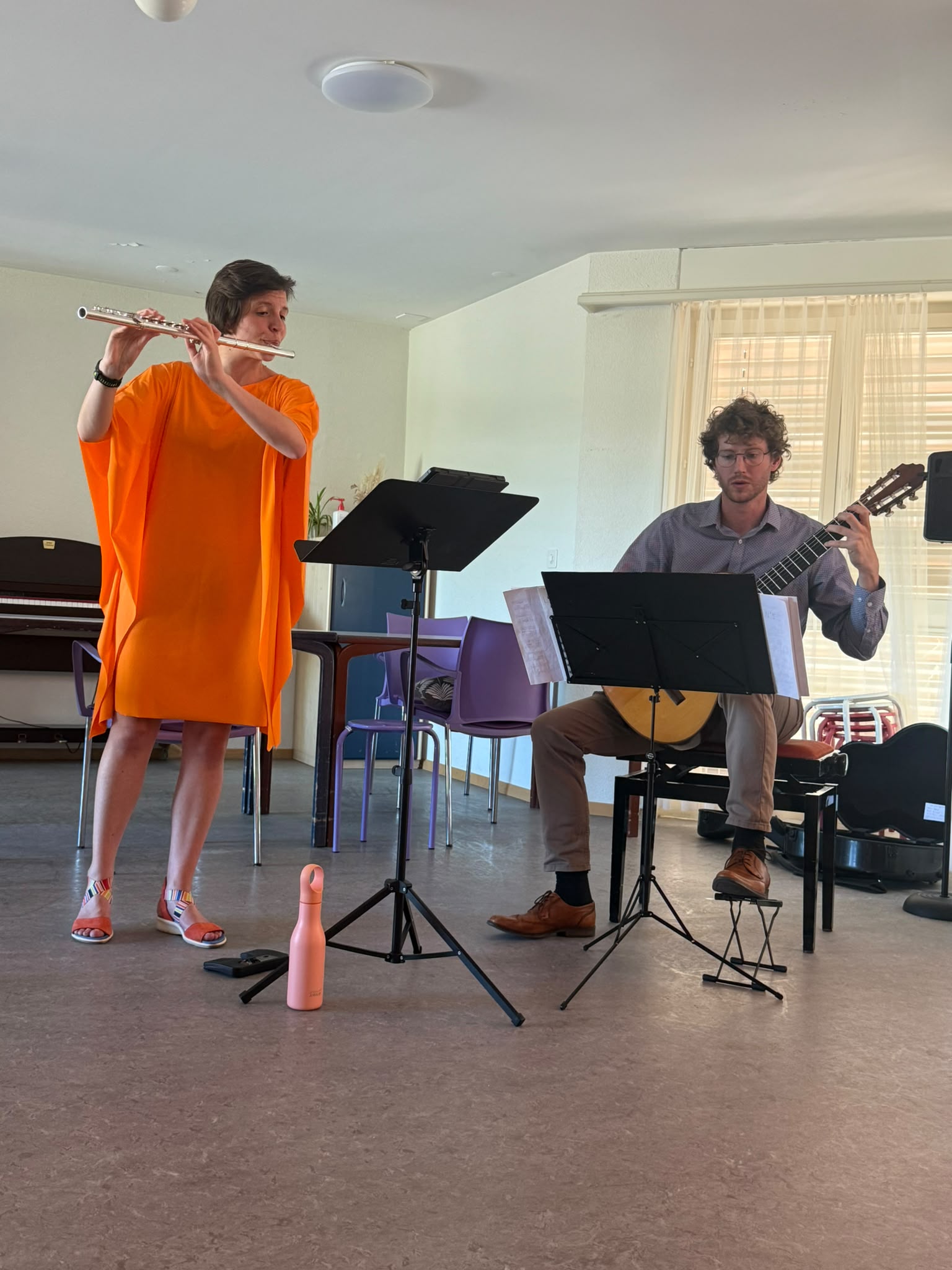 Photo de concert, scène avec lumières